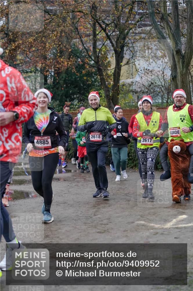 07.12.2025 - St. Pauli X-Mass-Run No. 15 Michael Burmester http://msf.ph/oto/9409952 07.12.2025 09:46:50 Laufen 4885, 2618, 4, 2617 meine-sportfotos.de