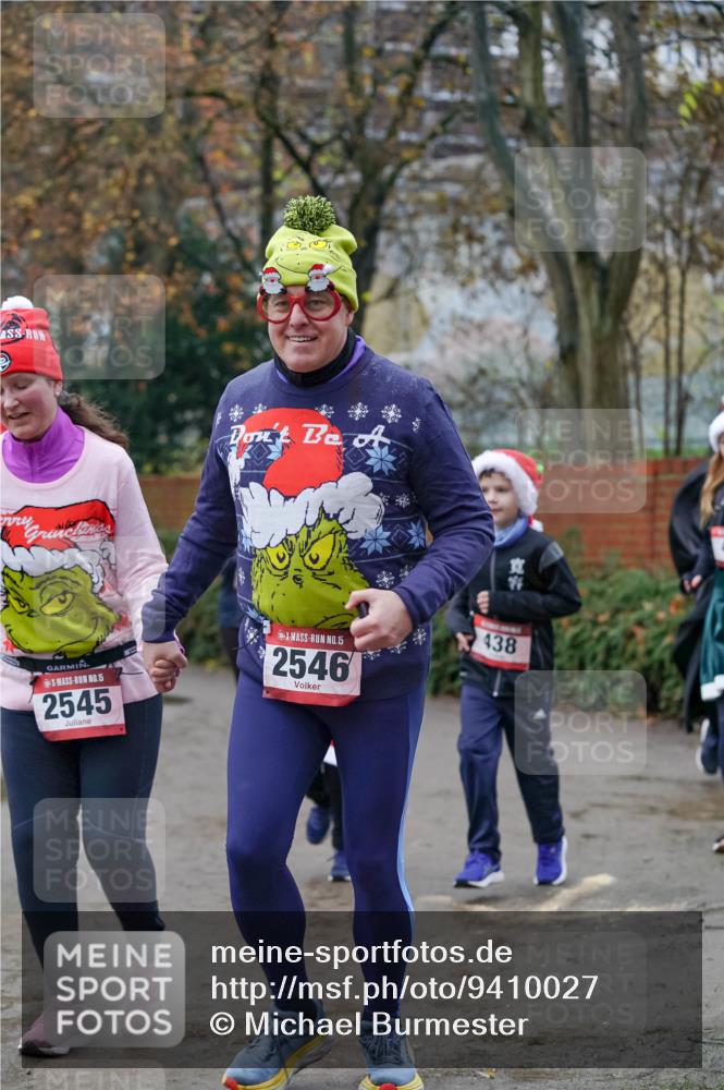 07.12.2025 - St. Pauli X-Mass-Run No. 15 Michael Burmester http://msf.ph/oto/9410027 07.12.2025 09:46:59 Laufen 15, 2545, 15, 2546, 438 meine-sportfotos.de