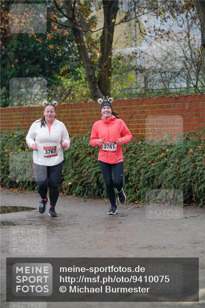 07.12.2025 - St. Pauli X-Mass-Run No. 15 Michael Burmester http://msf.ph/oto/9410075 07.12.2025 09:47:08 Laufen 3767, 3761 meine-sportfotos.de