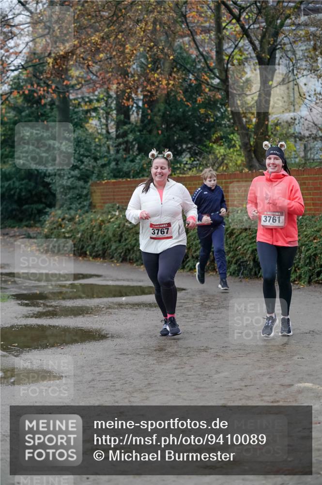 07.12.2025 - St. Pauli X-Mass-Run No. 15 Michael Burmester http://msf.ph/oto/9410089 07.12.2025 09:47:10 Laufen 3767, 3761 meine-sportfotos.de