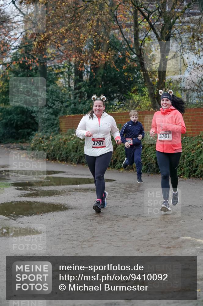 07.12.2025 - St. Pauli X-Mass-Run No. 15 Michael Burmester http://msf.ph/oto/9410092 07.12.2025 09:47:10 Laufen 20, 3767, 3761 meine-sportfotos.de