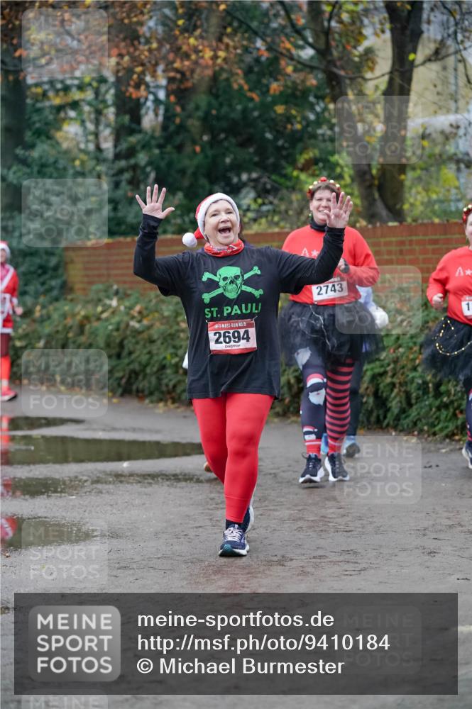 07.12.2025 - St. Pauli X-Mass-Run No. 15 Michael Burmester http://msf.ph/oto/9410184 07.12.2025 09:47:25 Laufen 15, 2694, 2743, 1 meine-sportfotos.de