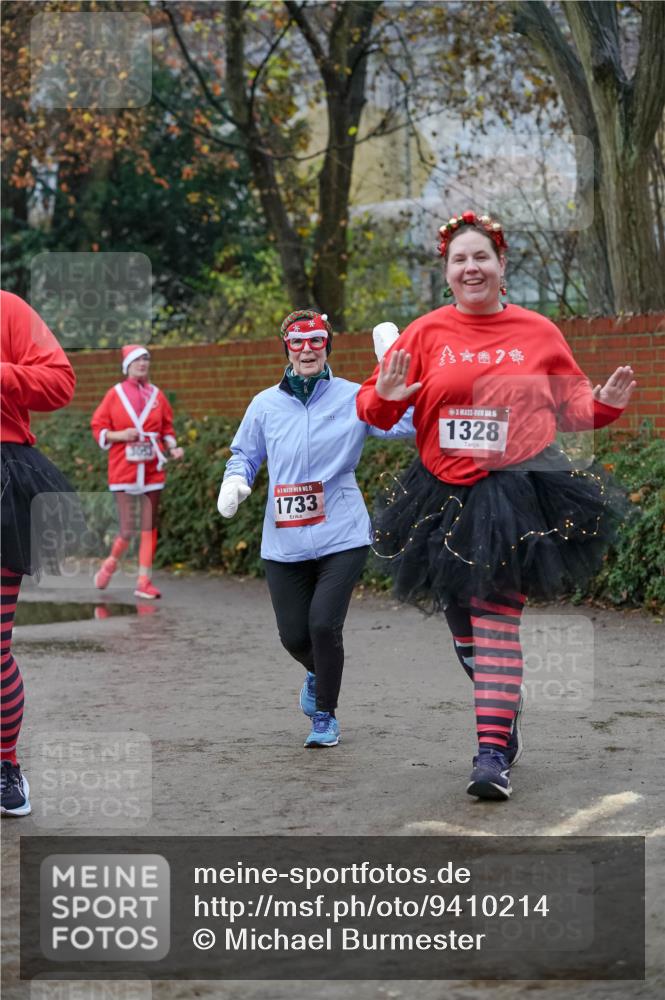 07.12.2025 - St. Pauli X-Mass-Run No. 15 Michael Burmester http://msf.ph/oto/9410214 07.12.2025 09:47:28 Laufen 3053, 15, 1733, 5, 1328 meine-sportfotos.de