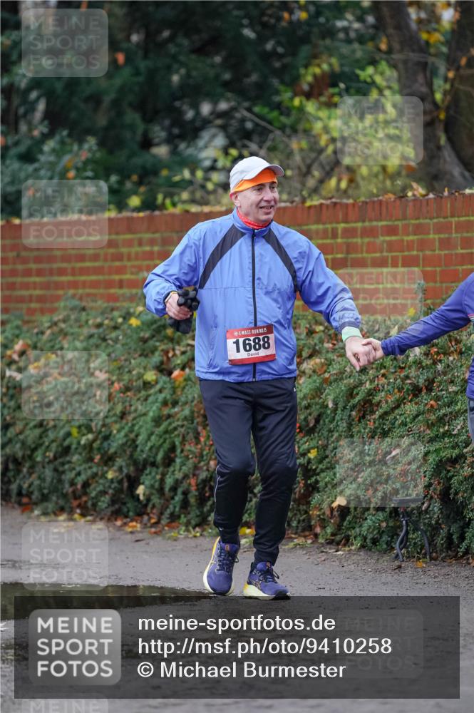 07.12.2025 - St. Pauli X-Mass-Run No. 15 Michael Burmester http://msf.ph/oto/9410258 07.12.2025 09:47:35 Laufen 15, 1688 meine-sportfotos.de