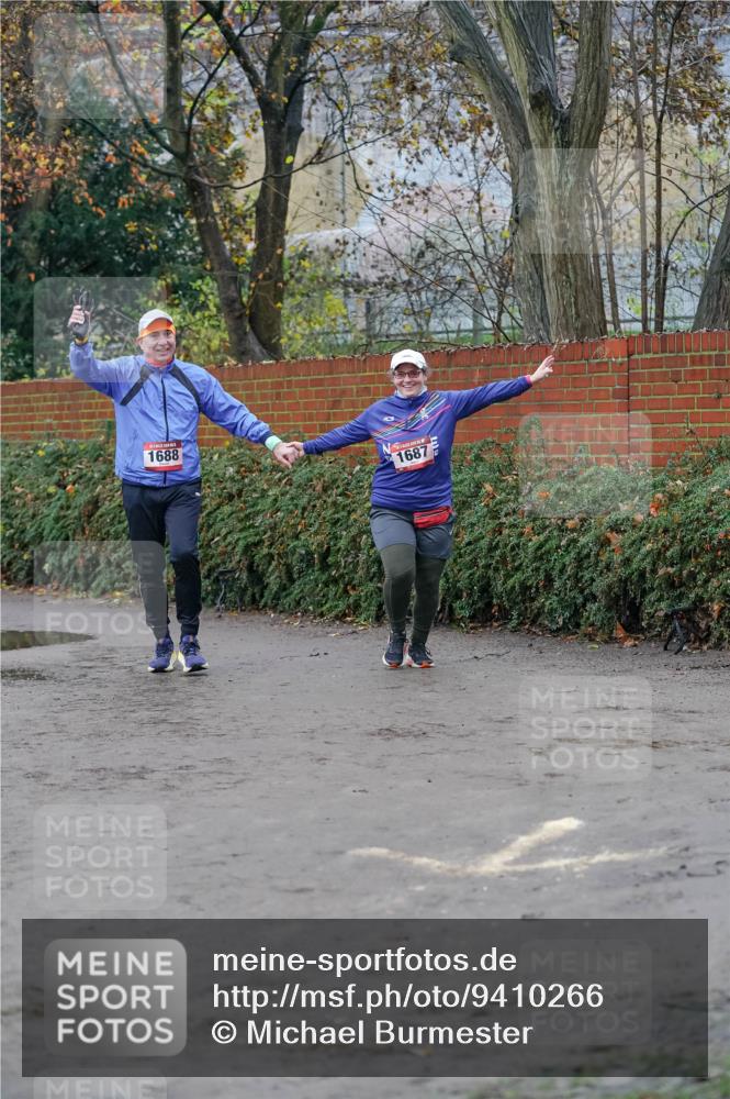 07.12.2025 - St. Pauli X-Mass-Run No. 15 Michael Burmester http://msf.ph/oto/9410266 07.12.2025 09:47:36 Laufen 1688, 1687 meine-sportfotos.de