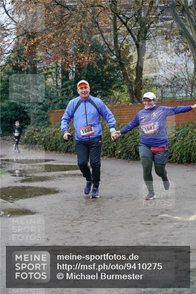 07.12.2025 - St. Pauli X-Mass-Run No. 15 Michael Burmester http://msf.ph/oto/9410275 07.12.2025 09:47:38 Laufen 1688, 1687 meine-sportfotos.de