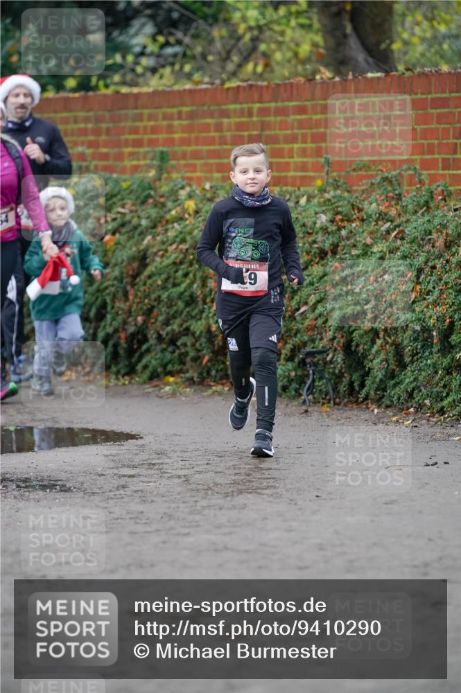 07.12.2025 - St. Pauli X-Mass-Run No. 15 Michael Burmester http://msf.ph/oto/9410290 07.12.2025 09:47:43 Laufen 15, 10, 9 meine-sportfotos.de