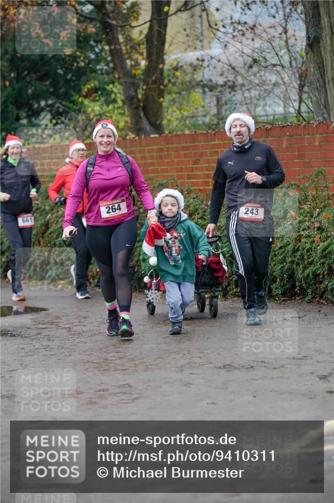 07.12.2025 - St. Pauli X-Mass-Run No. 15 Michael Burmester http://msf.ph/oto/9410311 07.12.2025 09:47:46 Laufen 661, 264, 243 meine-sportfotos.de