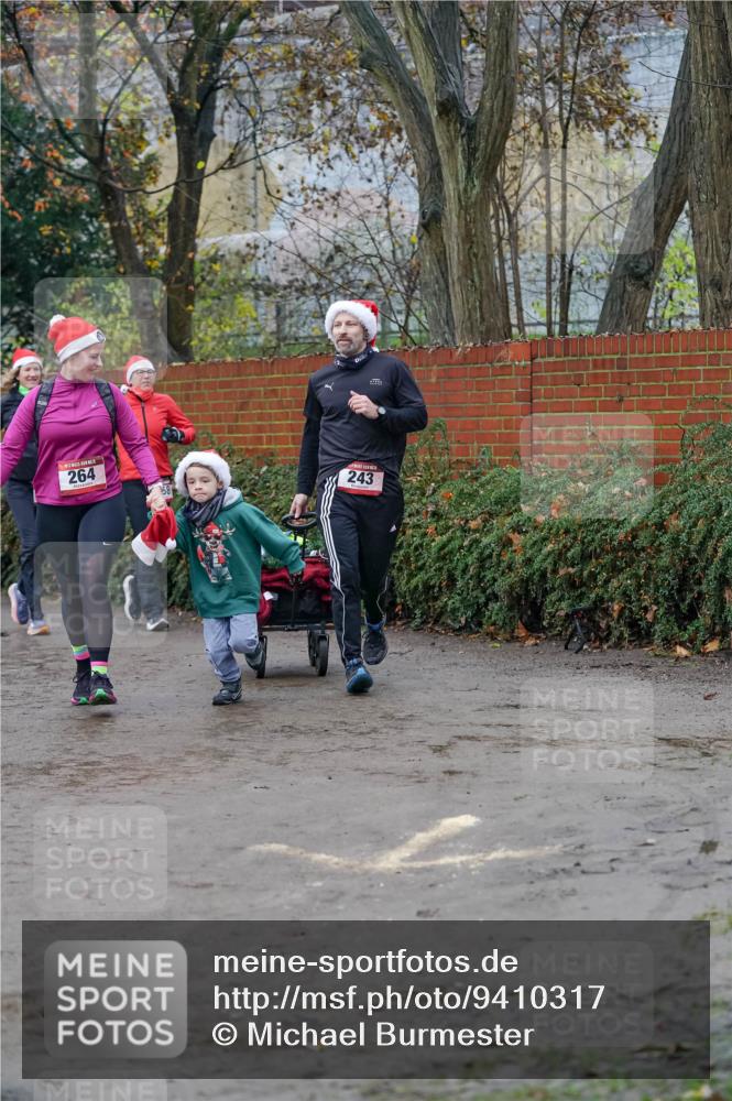 07.12.2025 - St. Pauli X-Mass-Run No. 15 Michael Burmester http://msf.ph/oto/9410317 07.12.2025 09:47:47 Laufen 264, 243 meine-sportfotos.de
