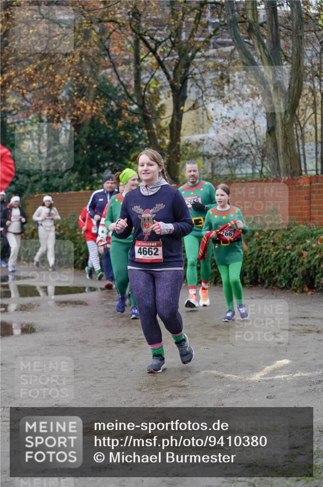 07.12.2025 - St. Pauli X-Mass-Run No. 15 Michael Burmester http://msf.ph/oto/9410380 07.12.2025 09:47:53 Laufen 15, 4662, 2668, 2667 meine-sportfotos.de
