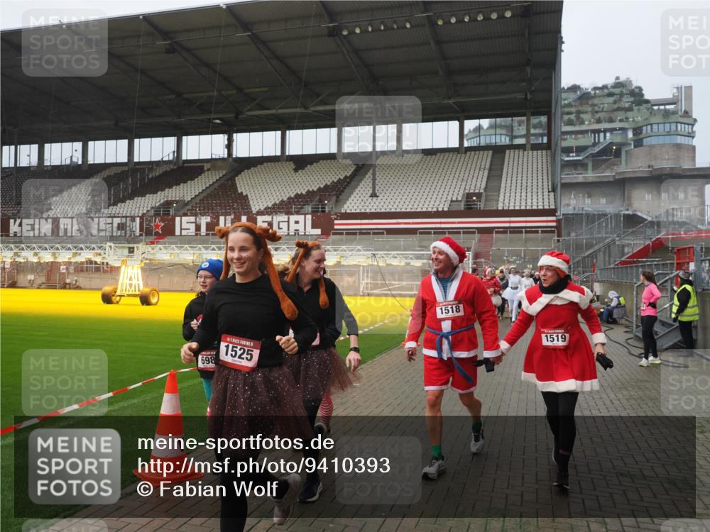 07.12.2025 - St. Pauli X-Mass-Run No. 15 Fabian Wolf http://msf.ph/oto/9410393 07.12.2025 11:11:12 Ziel 48, 411, 660, 697, 698, 777, 787, 788, 812, 815, 817, 832, 841, 909, 1145, 1146, 1147, 1518, 1519, 1557, 1565, 1568, 1619, 1707, 2258, 2742, 4801, 4813 meine-sportfotos.de