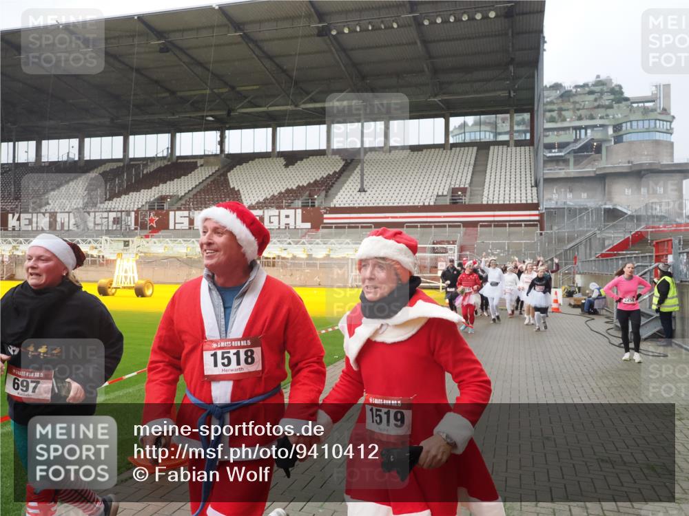 07.12.2025 - St. Pauli X-Mass-Run No. 15 Fabian Wolf http://msf.ph/oto/9410412 07.12.2025 11:11:13 Ziel 48, 411, 660, 697, 698, 777, 787, 788, 812, 815, 817, 832, 841, 909, 1145, 1146, 1147, 1518, 1519, 1557, 1565, 1568, 1619, 1707, 2258, 2742, 4801, 4813 meine-sportfotos.de