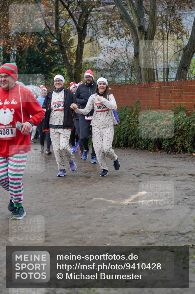 07.12.2025 - St. Pauli X-Mass-Run No. 15 Michael Burmester http://msf.ph/oto/9410428 07.12.2025 09:47:59 Laufen 4081, 4083, 295, 4082 meine-sportfotos.de