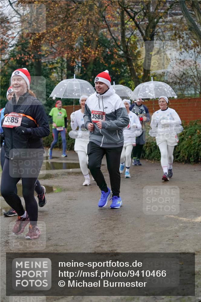 07.12.2025 - St. Pauli X-Mass-Run No. 15 Michael Burmester http://msf.ph/oto/9410466 07.12.2025 09:48:02 Laufen 15, 3585, 3588 meine-sportfotos.de