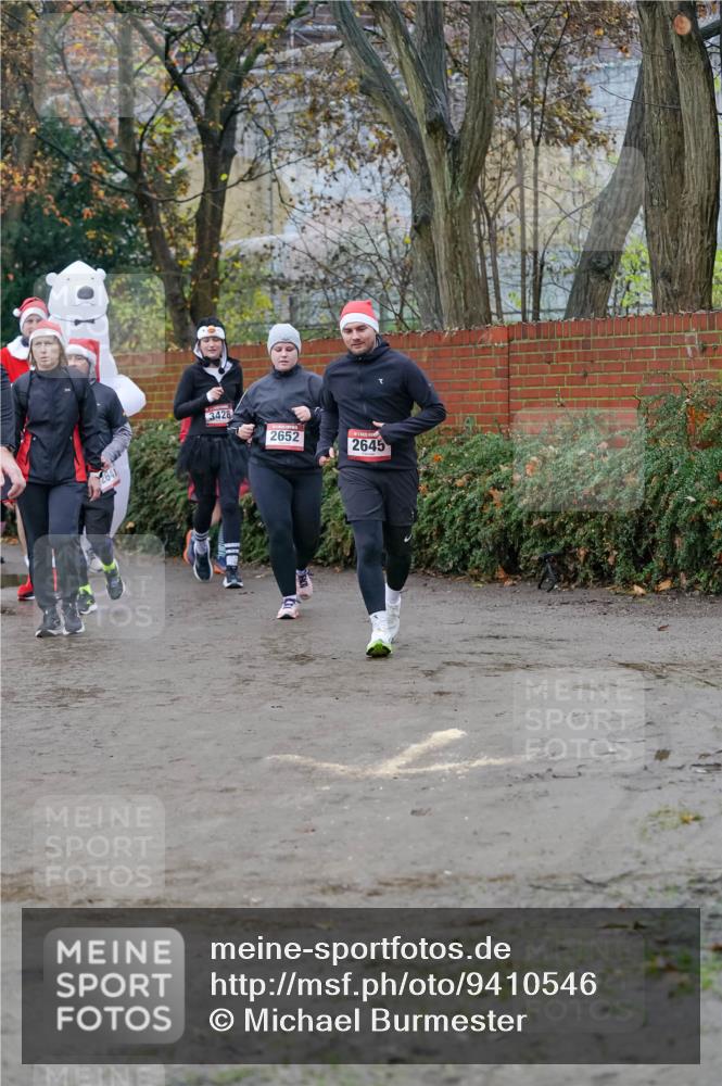07.12.2025 - St. Pauli X-Mass-Run No. 15 Michael Burmester http://msf.ph/oto/9410546 07.12.2025 09:48:10 Laufen 2641, 3428, 2652, 2645 meine-sportfotos.de