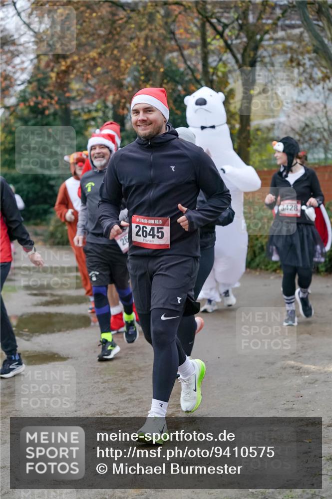 07.12.2025 - St. Pauli X-Mass-Run No. 15 Michael Burmester http://msf.ph/oto/9410575 07.12.2025 09:48:13 Laufen 15, 2645, 3428 meine-sportfotos.de