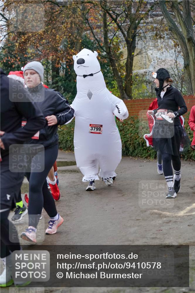 07.12.2025 - St. Pauli X-Mass-Run No. 15 Michael Burmester http://msf.ph/oto/9410578 07.12.2025 09:48:14 Laufen 3799, 3428 meine-sportfotos.de
