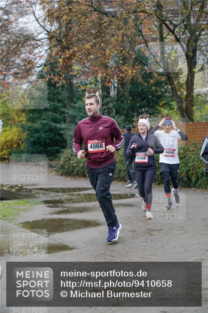 07.12.2025 - St. Pauli X-Mass-Run No. 15 Michael Burmester http://msf.ph/oto/9410658 07.12.2025 09:48:24 Laufen 4068, 4066, 4666 meine-sportfotos.de