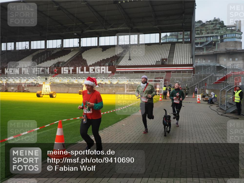 07.12.2025 - St. Pauli X-Mass-Run No. 15 Fabian Wolf http://msf.ph/oto/9410690 07.12.2025 11:11:36 Ziel 171, 182, 190, 1309, 1321, 1589, 1711, 1714, 1767, 1770 meine-sportfotos.de
