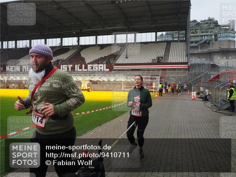 07.12.2025 - St. Pauli X-Mass-Run No. 15 Fabian Wolf http://msf.ph/oto/9410711 07.12.2025 11:11:37 Ziel 171, 182, 190, 1309, 1321, 1589, 1711, 1714, 1767, 1770 meine-sportfotos.de