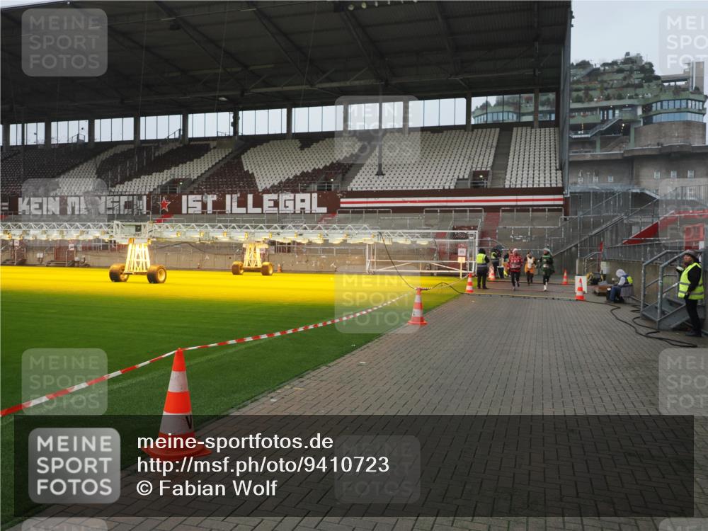 07.12.2025 - St. Pauli X-Mass-Run No. 15 Fabian Wolf http://msf.ph/oto/9410723 07.12.2025 11:11:39 Ziel 689, 690, 1309, 1321, 1589, 1711, 1714, 1767, 1770 meine-sportfotos.de