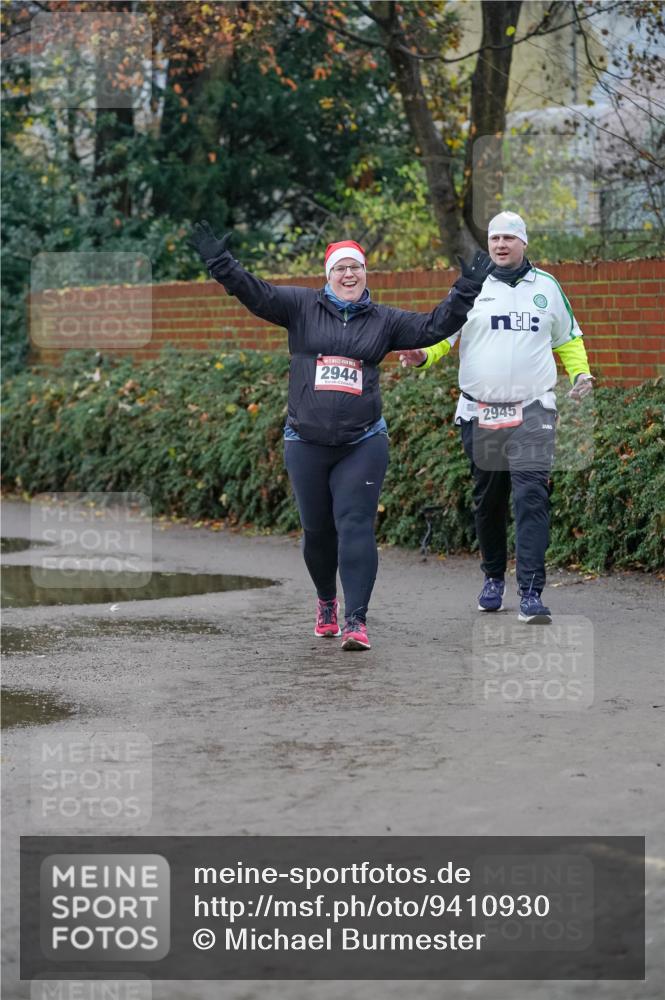 07.12.2025 - St. Pauli X-Mass-Run No. 15 Michael Burmester http://msf.ph/oto/9410930 07.12.2025 09:50:17 Laufen 2944, 2945 meine-sportfotos.de