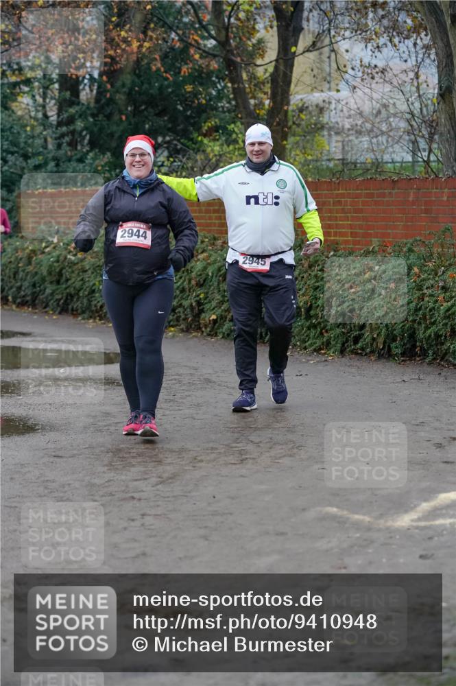 07.12.2025 - St. Pauli X-Mass-Run No. 15 Michael Burmester http://msf.ph/oto/9410948 07.12.2025 09:50:19 Laufen 2944, 2945 meine-sportfotos.de