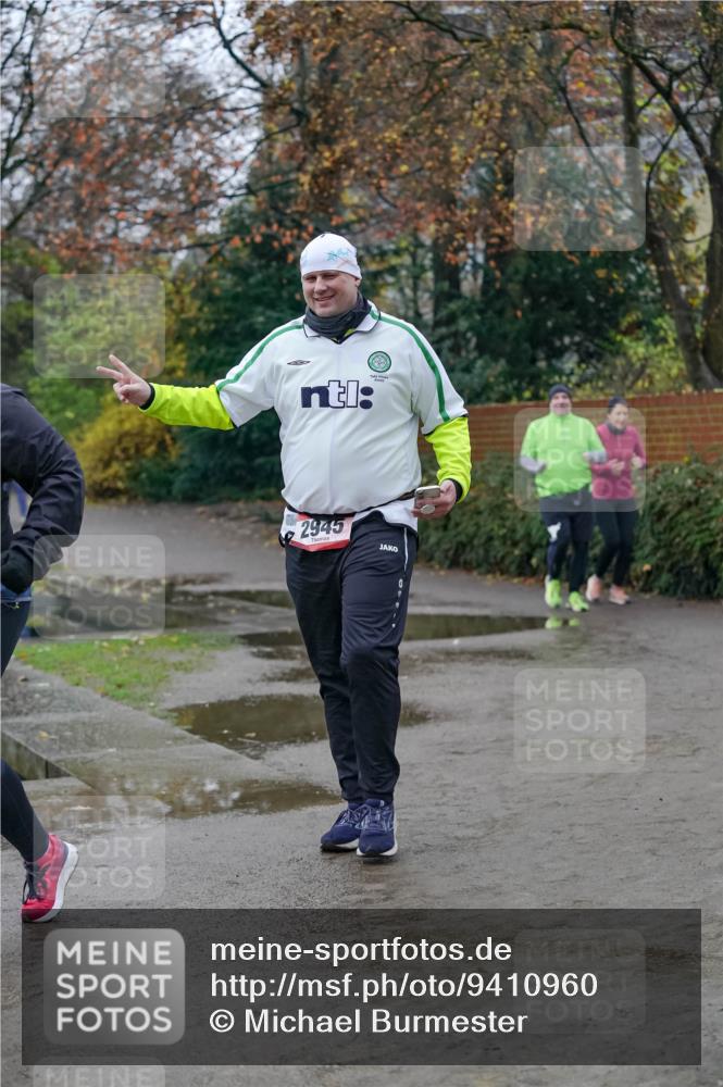07.12.2025 - St. Pauli X-Mass-Run No. 15 Michael Burmester http://msf.ph/oto/9410960 07.12.2025 09:50:22 Laufen 2945 meine-sportfotos.de