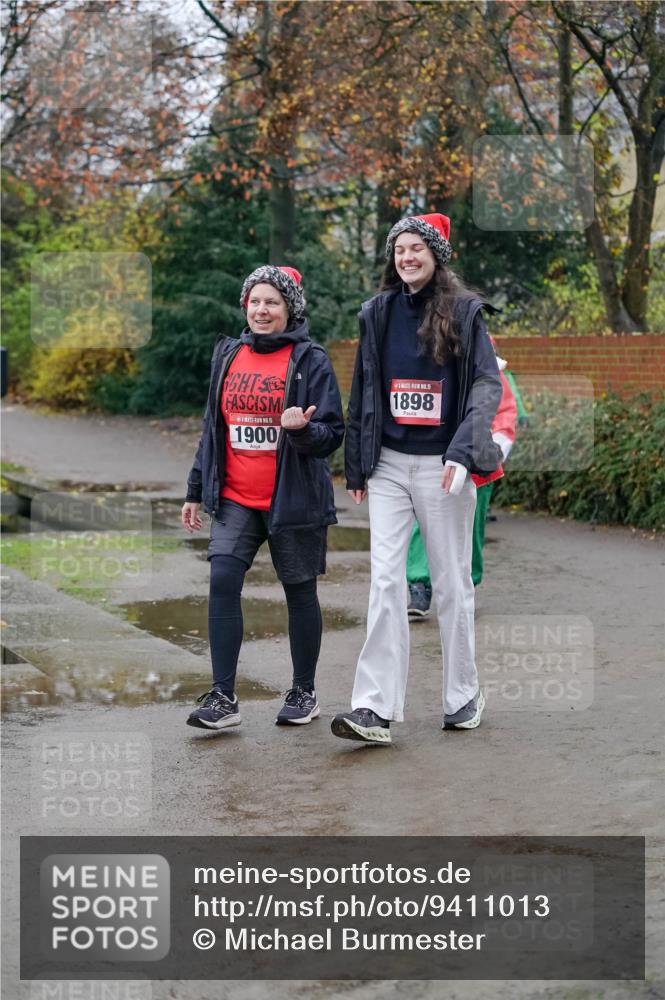 07.12.2025 - St. Pauli X-Mass-Run No. 15 Michael Burmester http://msf.ph/oto/9411013 07.12.2025 09:50:55 Laufen 15, 1900, 15, 1898 meine-sportfotos.de