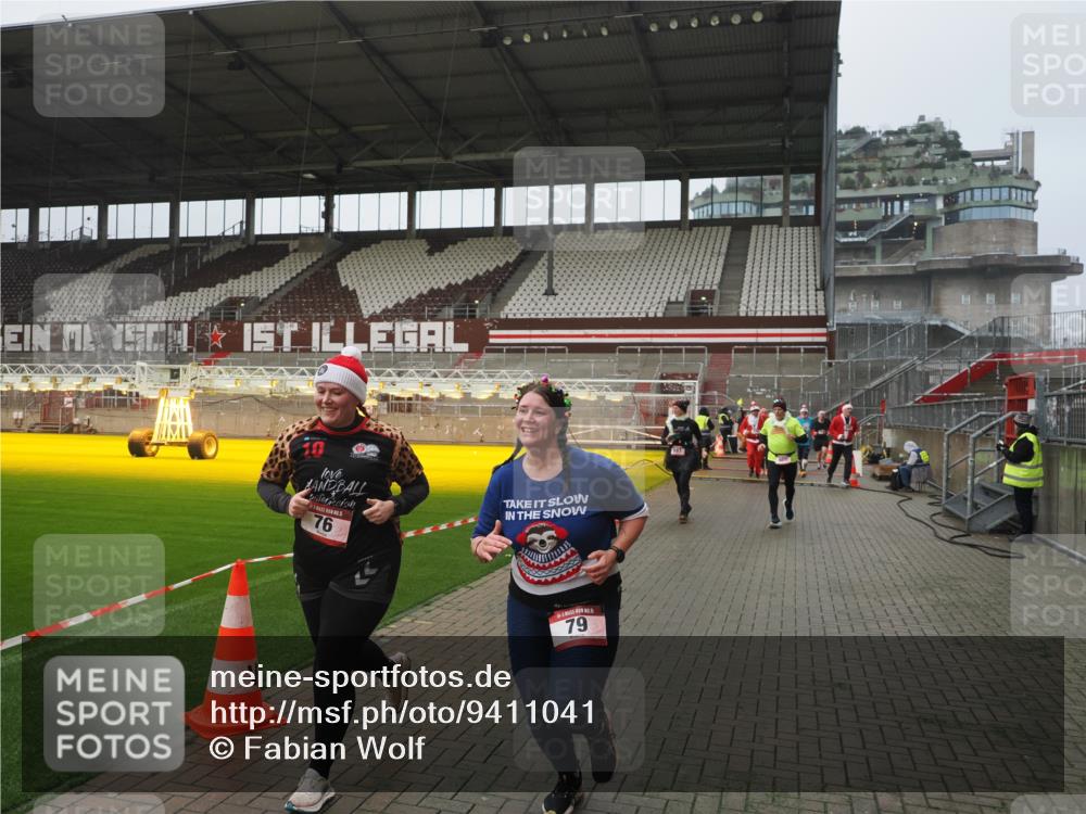 07.12.2025 - St. Pauli X-Mass-Run No. 15 Fabian Wolf http://msf.ph/oto/9411041 07.12.2025 11:12:16 Ziel 76, 79, 218, 388, 416, 597, 605, 671, 682, 695, 718, 819, 836, 839, 888, 1246, 1278 meine-sportfotos.de
