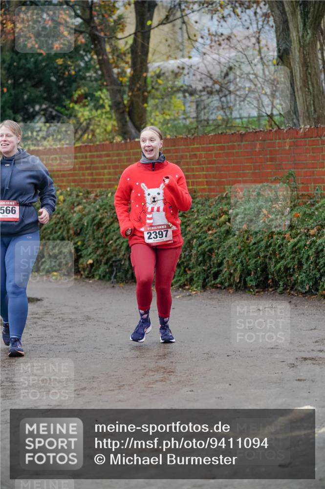 07.12.2025 - St. Pauli X-Mass-Run No. 15 Michael Burmester http://msf.ph/oto/9411094 07.12.2025 09:51:19 Laufen 15, 566, 5, 2397 meine-sportfotos.de