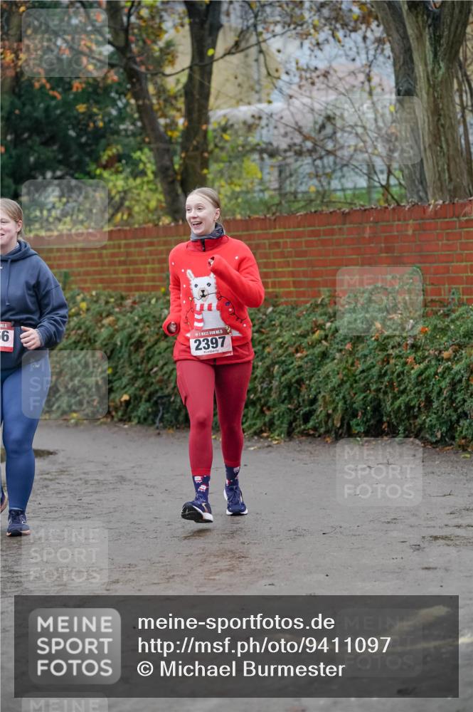 07.12.2025 - St. Pauli X-Mass-Run No. 15 Michael Burmester http://msf.ph/oto/9411097 07.12.2025 09:51:19 Laufen 15, 6, 15, 2397 meine-sportfotos.de