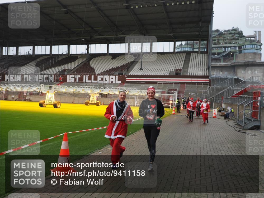 07.12.2025 - St. Pauli X-Mass-Run No. 15 Fabian Wolf http://msf.ph/oto/9411158 07.12.2025 11:12:31 Ziel 46, 218, 489, 597, 663, 671, 682, 718, 836, 839, 888, 1142, 1261, 1423, 1609, 1610, 2858 meine-sportfotos.de