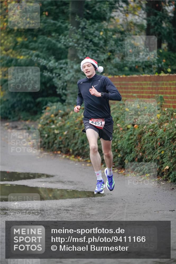 07.12.2025 - St. Pauli X-Mass-Run No. 15 Michael Burmester http://msf.ph/oto/9411166 07.12.2025 09:56:46 Laufen 15, 4451 meine-sportfotos.de