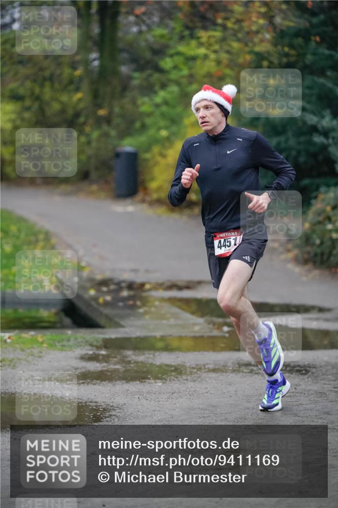 07.12.2025 - St. Pauli X-Mass-Run No. 15 Michael Burmester http://msf.ph/oto/9411169 07.12.2025 09:56:47 Laufen 15, 445, 7 meine-sportfotos.de