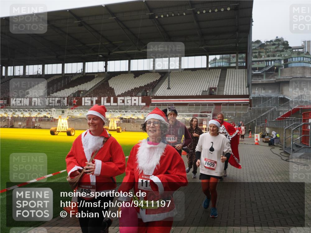 07.12.2025 - St. Pauli X-Mass-Run No. 15 Fabian Wolf http://msf.ph/oto/9411197 07.12.2025 11:12:37 Ziel 46, 489, 663, 1142, 1261, 1420, 1422, 1423, 1609, 1610, 2858 meine-sportfotos.de
