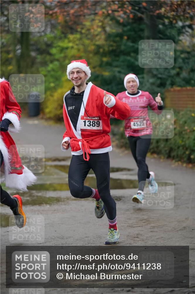 07.12.2025 - St. Pauli X-Mass-Run No. 15 Michael Burmester http://msf.ph/oto/9411238 07.12.2025 09:57:55 Laufen 5, 1389, 4525 meine-sportfotos.de