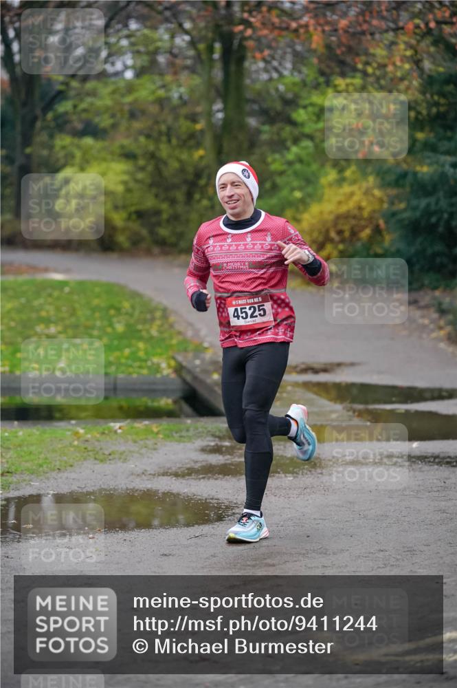 07.12.2025 - St. Pauli X-Mass-Run No. 15 Michael Burmester http://msf.ph/oto/9411244 07.12.2025 09:57:56 Laufen 15, 4525 meine-sportfotos.de