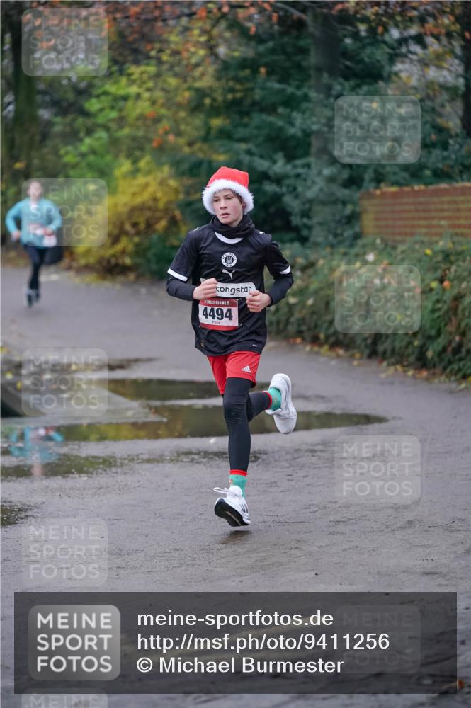 07.12.2025 - St. Pauli X-Mass-Run No. 15 Michael Burmester http://msf.ph/oto/9411256 07.12.2025 09:58:08 Laufen 15, 4494 meine-sportfotos.de