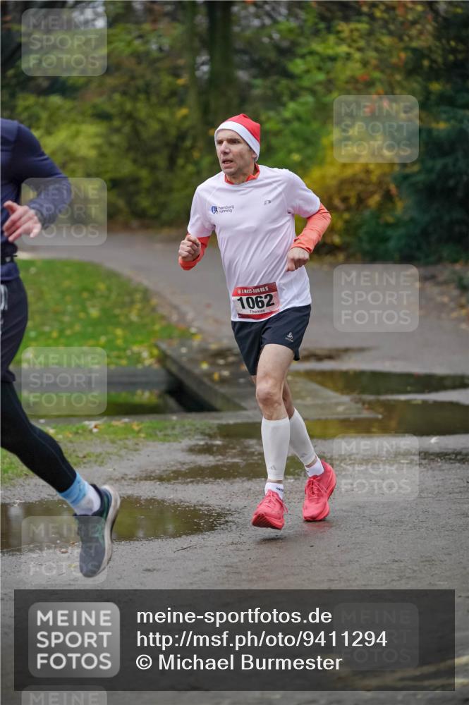 07.12.2025 - St. Pauli X-Mass-Run No. 15 Michael Burmester http://msf.ph/oto/9411294 07.12.2025 09:58:24 Laufen 15, 1062 meine-sportfotos.de