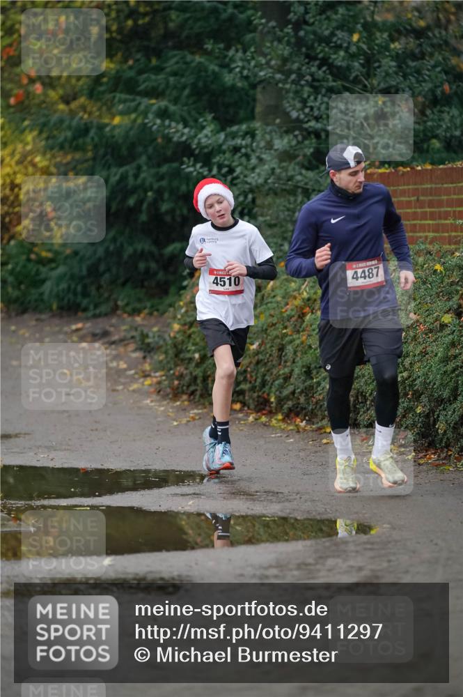07.12.2025 - St. Pauli X-Mass-Run No. 15 Michael Burmester http://msf.ph/oto/9411297 07.12.2025 09:58:37 Laufen 4510, 4487 meine-sportfotos.de