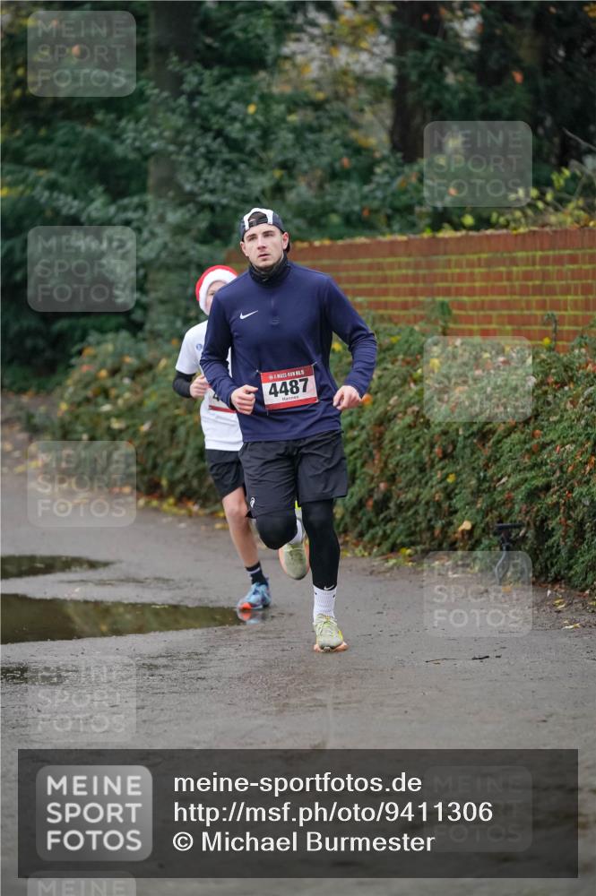 07.12.2025 - St. Pauli X-Mass-Run No. 15 Michael Burmester http://msf.ph/oto/9411306 07.12.2025 09:58:38 Laufen 15, 4487 meine-sportfotos.de