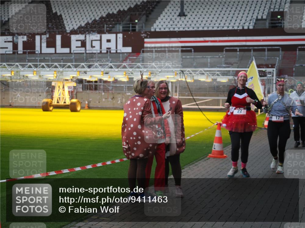 07.12.2025 - St. Pauli X-Mass-Run No. 15 Fabian Wolf http://msf.ph/oto/9411463 07.12.2025 11:13:12 Ziel 17, 22, 47, 683, 684, 1022, 1175, 1178, 1645, 1646, 1647, 1703 meine-sportfotos.de