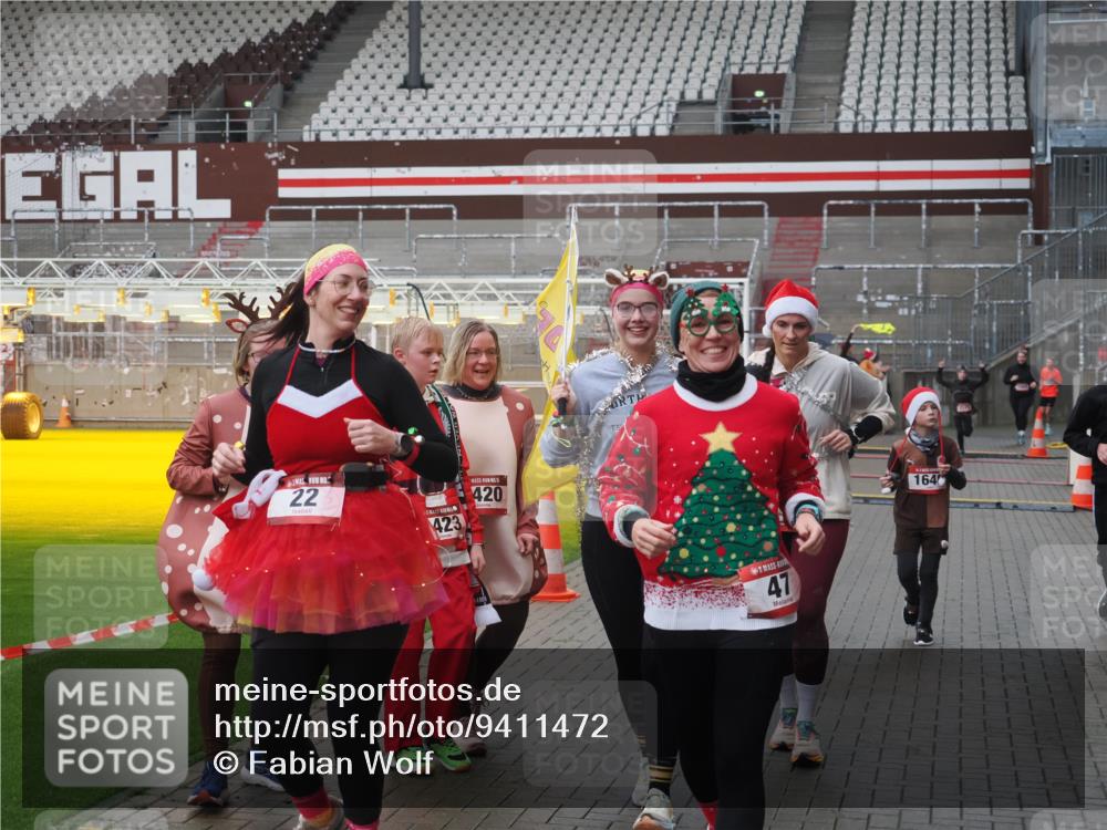 07.12.2025 - St. Pauli X-Mass-Run No. 15 Fabian Wolf http://msf.ph/oto/9411472 07.12.2025 11:13:14 Ziel 17, 22, 47, 683, 684, 1022, 1645, 1646, 1647 meine-sportfotos.de