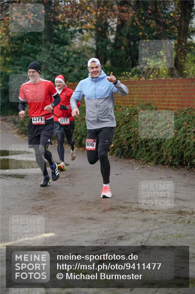 07.12.2025 - St. Pauli X-Mass-Run No. 15 Michael Burmester http://msf.ph/oto/9411477 07.12.2025 09:59:09 Laufen 4371, 4511, 15, 1906 meine-sportfotos.de