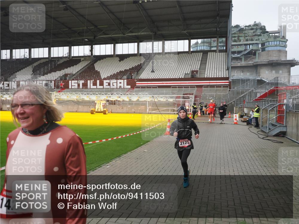 07.12.2025 - St. Pauli X-Mass-Run No. 15 Fabian Wolf http://msf.ph/oto/9411503 07.12.2025 11:13:20 Ziel 17, 22, 47, 1022, 1338, 1341, 1645, 1646, 1647, 1664, 2125 meine-sportfotos.de
