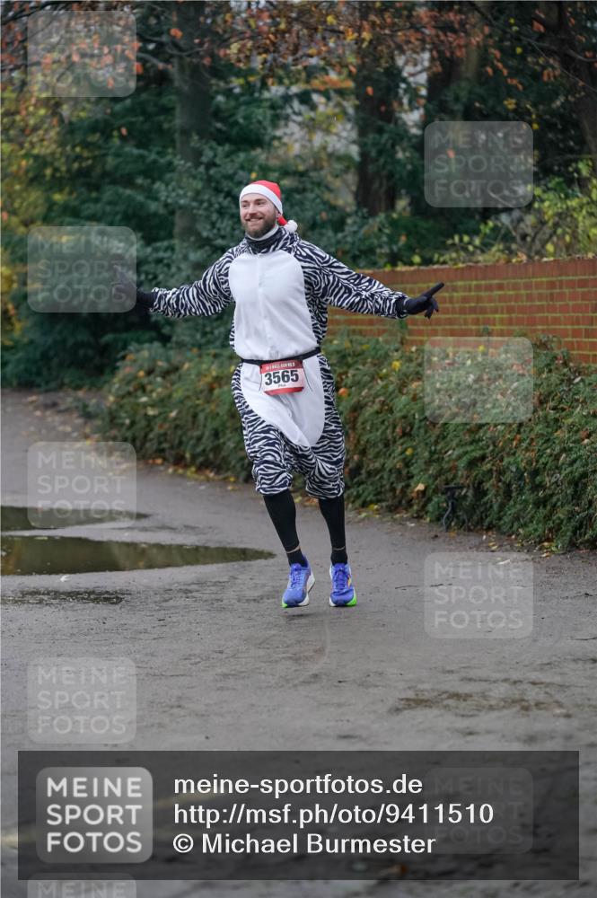 07.12.2025 - St. Pauli X-Mass-Run No. 15 Michael Burmester http://msf.ph/oto/9411510 07.12.2025 09:59:13 Laufen 15, 3565 meine-sportfotos.de