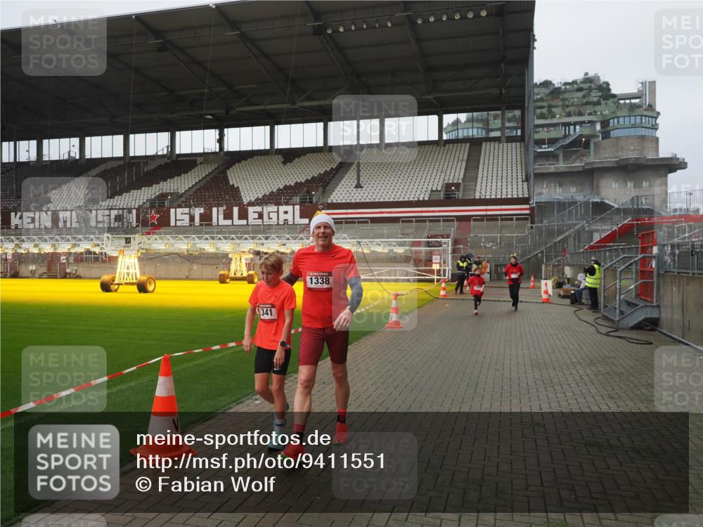 07.12.2025 - St. Pauli X-Mass-Run No. 15 Fabian Wolf http://msf.ph/oto/9411551 07.12.2025 11:13:33 Ziel 585, 1111, 1114, 1338, 1341, 1664, 2125, 2773 meine-sportfotos.de