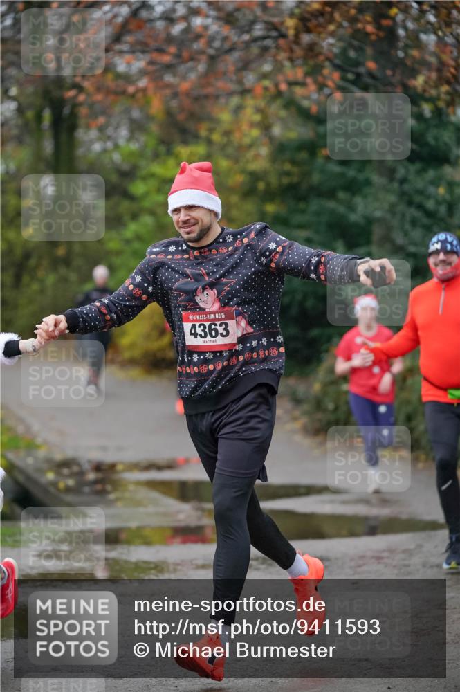 07.12.2025 - St. Pauli X-Mass-Run No. 15 Michael Burmester http://msf.ph/oto/9411593 07.12.2025 09:59:46 Laufen 15, 4363 meine-sportfotos.de