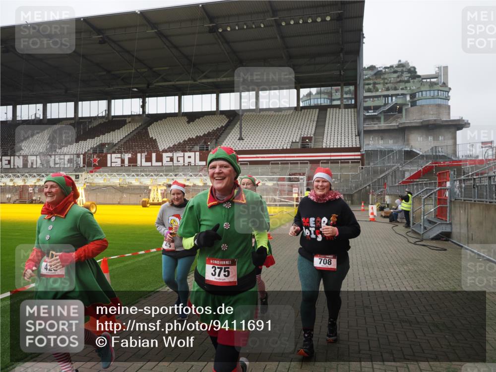 07.12.2025 - St. Pauli X-Mass-Run No. 15 Fabian Wolf http://msf.ph/oto/9411691 07.12.2025 11:14:03 Ziel 274, 375, 425, 475, 708 meine-sportfotos.de